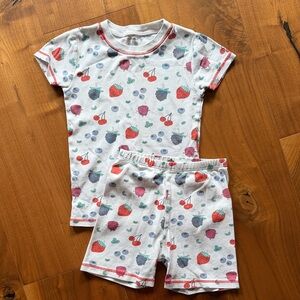 NEW / Noomie Kids PJs / Berries Pajamas Sbort Sleeve Shorts / 5T
